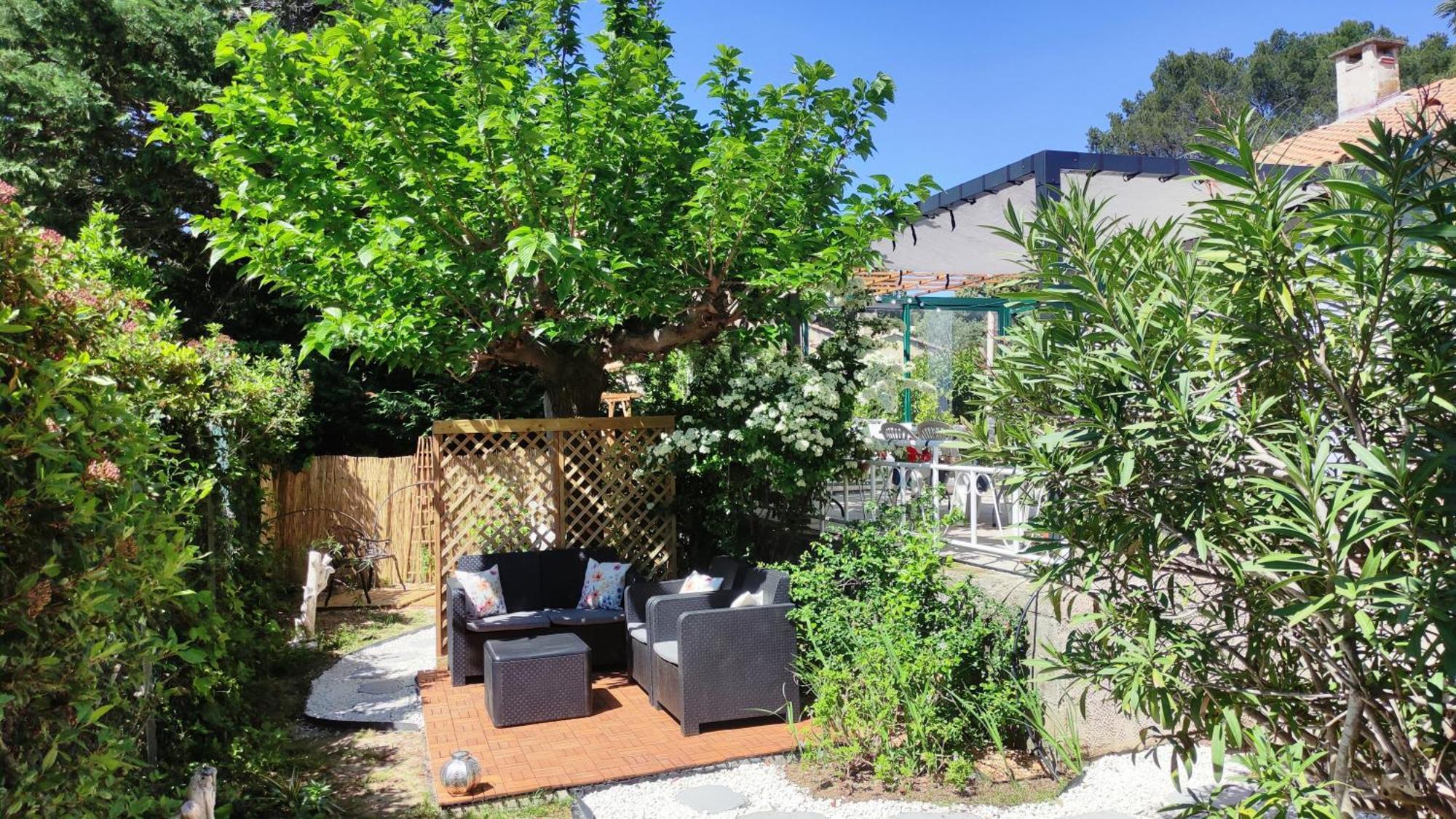 Le Jardin Des Rocailles - Villa 4 Chambres Climatisee Avec Piscine A Deux Pas D'Avignon Villeneuve-les-Avignon Exterior photo